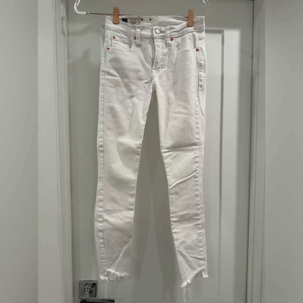 White gap jeans